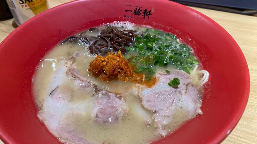 豚骨ラーメン 博多一豚軒
赤丸　豚骨ラーメン
